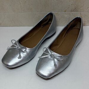 crown & ivy Beale Silver Metallic Ballet Flats with Bow, 8W